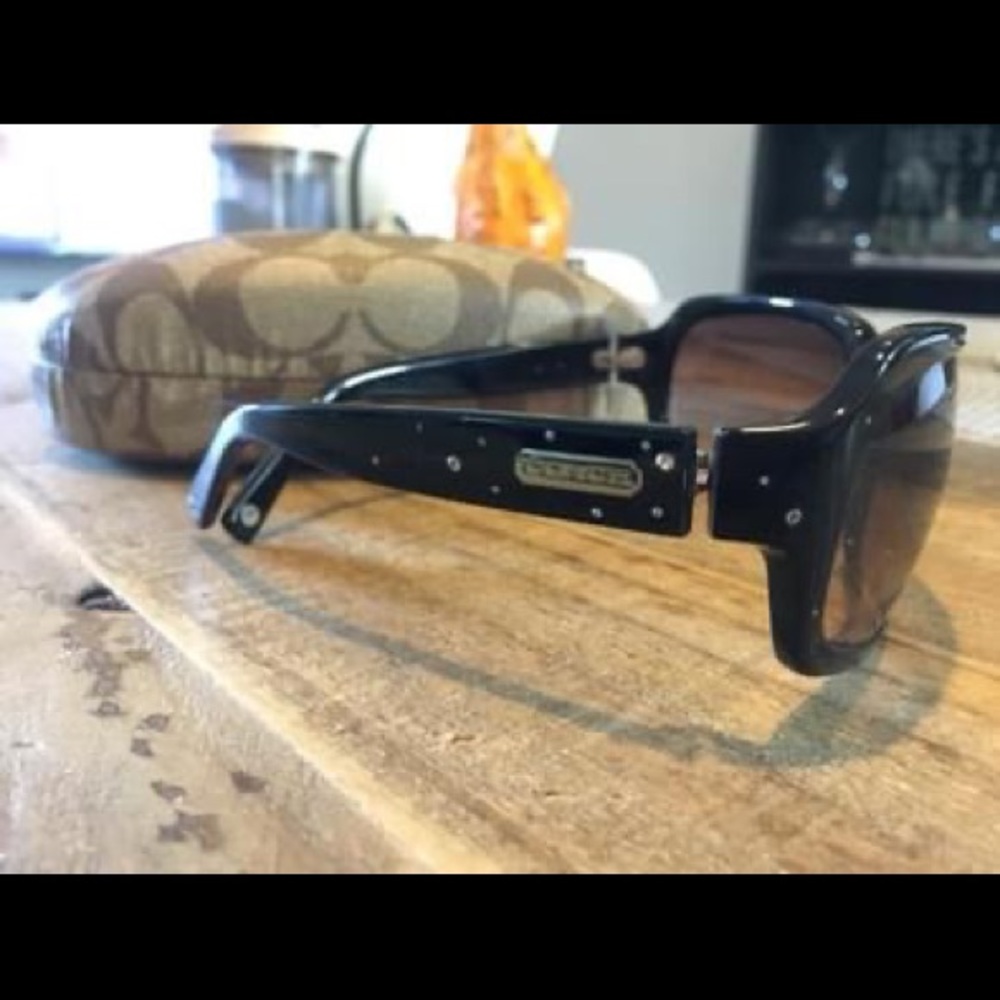 Women’s Coach sunglasses - Picture 3 of 3